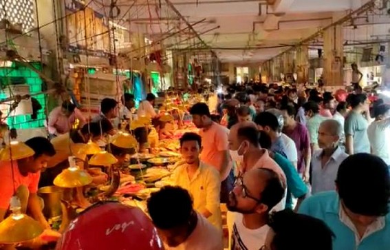 Heavy sales amid Costly market on Naba Borsho : Desi Chicken Rs. 600, Mutton Rs. 800-1000, Hilsa 1200-1500 Per Kilo Heavy sales amid Costly market on Naba Borsho : Desi Chicken Rs. 600, Mutton Rs. 800-1000, Hilsa 1200-1500 Per Kilo